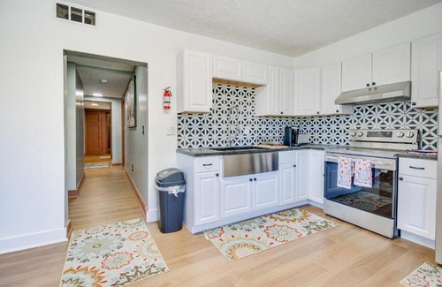 Dayton Apartamento | Pet-Friendly Dayton Condo about 1 Mi to Downtown!