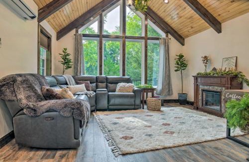 Delta Casa | Pet-Friendly Delta Cabin with Private Hot Tub!