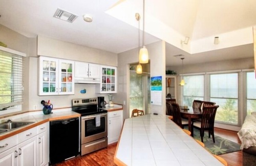 Palm Island Casa | Gulf Front 2BR / 2BA en comunidad cerrada con piscina y canchas de tenis! Four Seas, # 2112, Gulf Front Palm Island