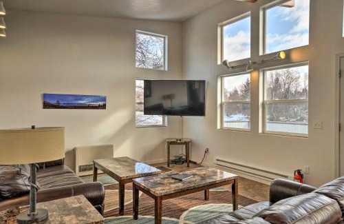 Fritz Creek Apartamento | Pet-Friendly Duplex with Northern Lights Aurora View