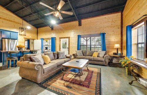 Golden Casa | Pet-Friendly Eagletown Home about 3 Mi to Kayaking!