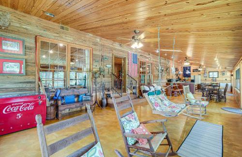 Ruffin Casa | Pet-Friendly Ehrhardt Home with Private Pond and Yard!