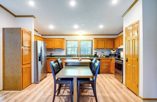 Charlestown Casa | Pet-Friendly Emerald Lake Retreat in Charlestown!