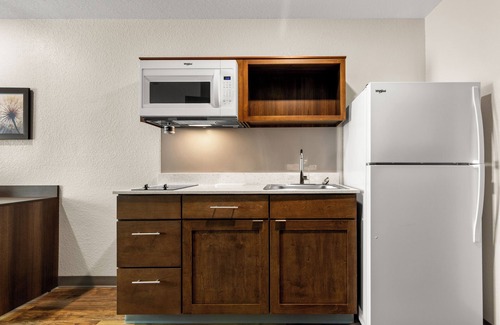 Dupont Hotel | Pet-Friendly Extended Stay Near Downtown Denver, Wildlife Refuge, and Stadiums