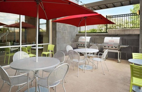 Roseville Casa | Pet-friendly, extended-stay