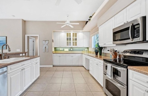 White Marsh Casa | Pet-Friendly Family Retreat w/pool & beach supplies for 8 near Gulf Beaches