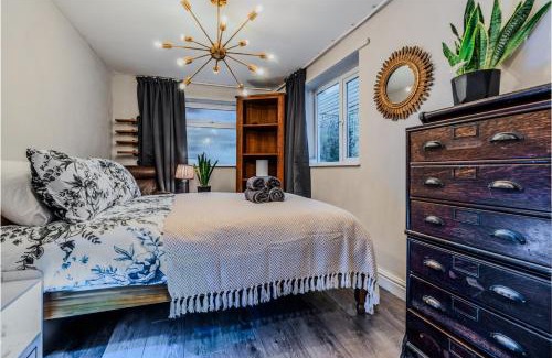 Saint Paul's Apartamento | Pet-friendly flat w/garden patio & smart tv