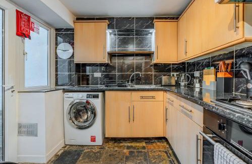 Saint Paul's Apartamento | Pet-friendly flat w/garden patio & smart tv