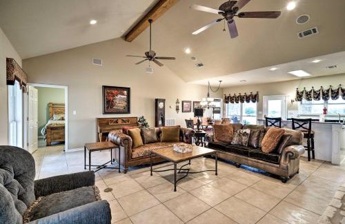Waelder Casa | Pet-Friendly Flatonia House with Patio and Gazebo!