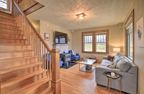 Floyd Casa | Pet-Friendly Floyd House with Porch - In Town!