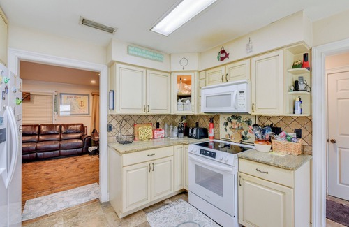 Fort Walton Beach - Destin Casa | Pet-Friendly Freeport Home - 2 Mi to Beach!