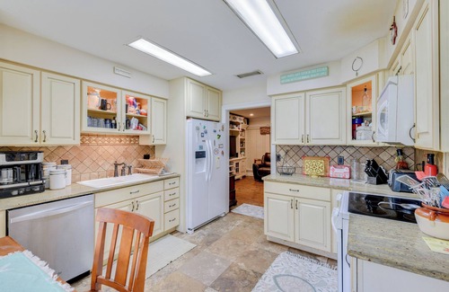 Fort Walton Beach - Destin Casa | Pet-Friendly Freeport Home - 2 Mi to Beach!