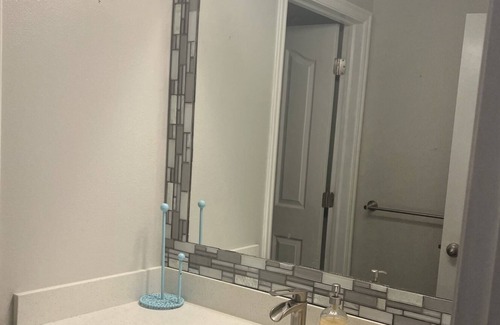 Herriman Casa | Pet friendly fully fenced backyard long term stay
