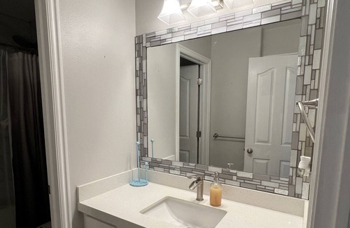 Herriman Casa | Pet friendly fully fenced backyard long term stay