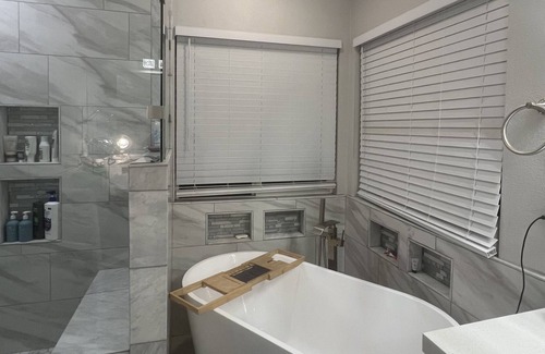 Herriman Casa | Pet friendly fully fenced backyard long term stay
