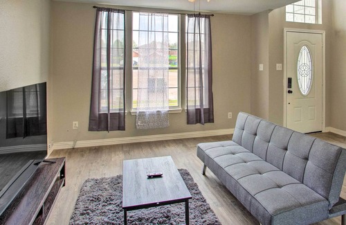 Garland Casa | Pet-Friendly Garland Vacation Rental w/ Backyard!