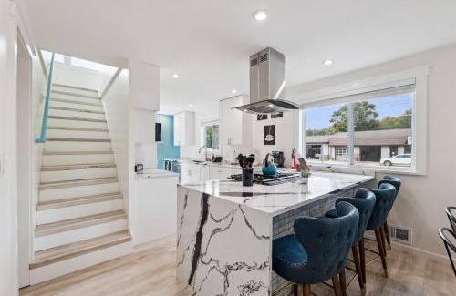 New Baltimore Casa | Pet Friendly, Gated Backyard, Game room, Hot Tub
