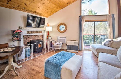 Gilford Casa | Pet-Friendly Gilford Home by Gunstock Ski Mountain