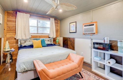 Grove Apartamento | Pet-Friendly Grand Lake Studio with Outdoor Space