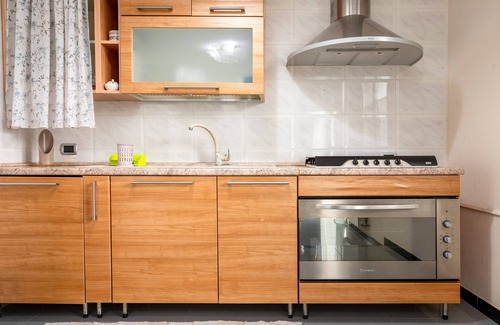 Leporano Casa | Pet-Friendly Holiday Home "A casa di Pietro Sei" with Sea View, Garden & Wi-Fi
