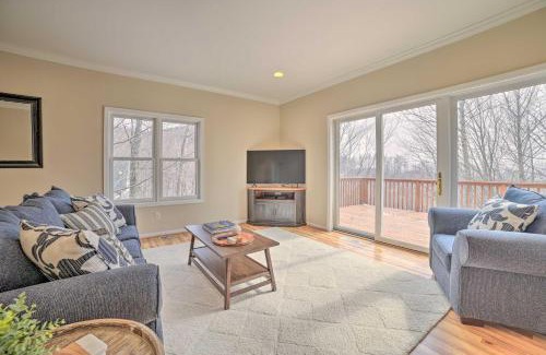 Harbor Springs Casa | Pet-Friendly Harbor Springs Home Hot Tub and Pool!
