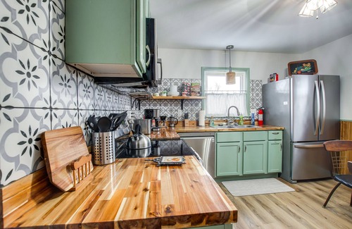 Hiawatha Casa | Pet-Friendly Hiawatha Retreat w/ Private Yard!