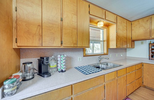 Harper Casa | Pet-Friendly Hill Country Retreat w/ Deck!