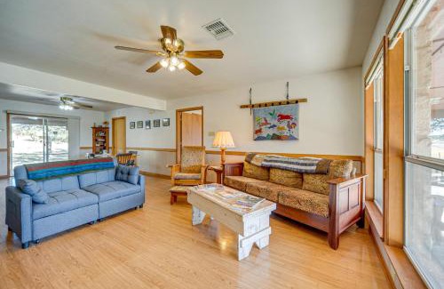 Harper Casa | Pet-Friendly Hill Country Retreat with Deck!