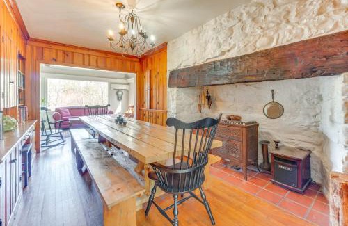 East Stroudsburg Casa | Pet Friendly Historic East Stroudsburg Manor