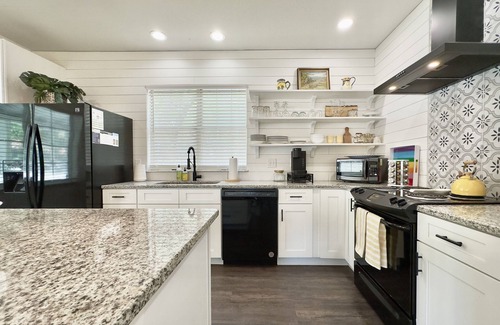 Historic District Casa | Pet Friendly Historic Downtown Bungalow with Fenced In Yard!