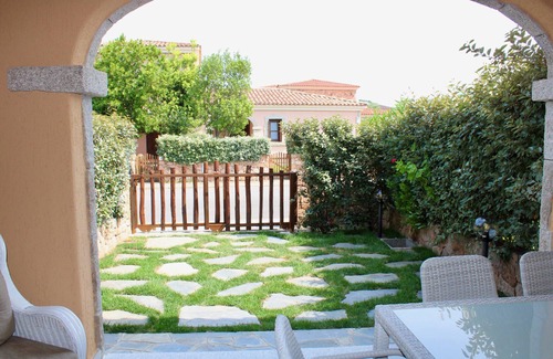 San Teodoro City Centre Villa | Casa de vacaciones "Villetta La Cinta V2" con vistas al mar, Wi-Fi, terraza y jardín