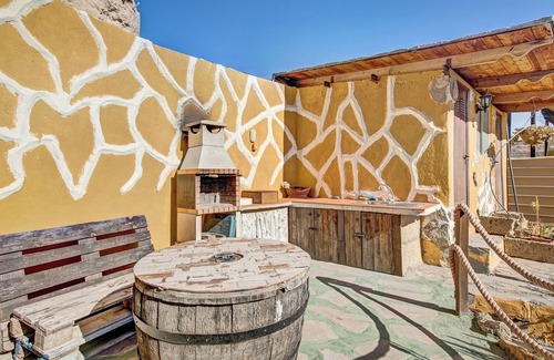 Fasnia Casa | Casa "Casas Cueva Alfer 1" con vistas al mar, jardín y Wi-Fi; admite mascotas
