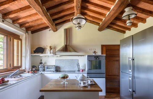Montecchio Casa | Casa de vacaciones que admite mascotas Villa Francesca Toscana con piscina, jardín y Wi-Fi