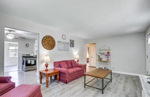Airport Township Casa | Pet-Friendly Home - 3 Mi to St Louis Airport