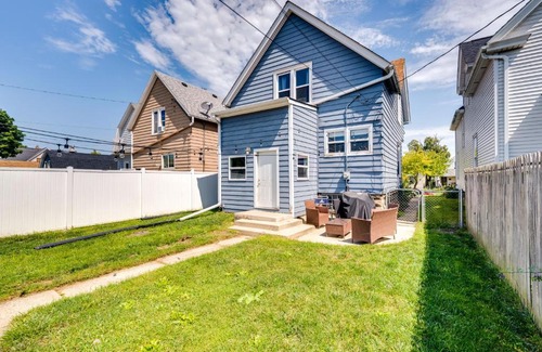 Milwaukee Casa | Pet-Friendly Home - 6 Mi to Downtown Milwaukee!