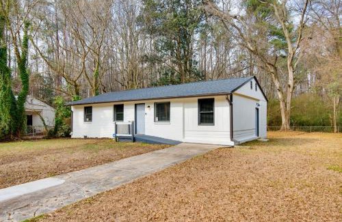Church Street Casa | Pet-Friendly Home about 6 Mi to Downtown Atlanta!