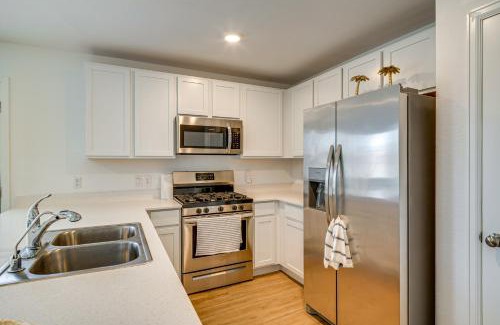 New Caney Casa | Pet-Friendly Home about 4 Mi to Big Rivers Water Park!