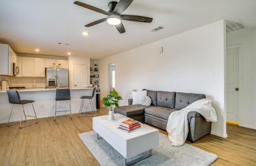 New Caney Casa | Pet-Friendly Home about 4 Mi to Big Rivers Water Park!