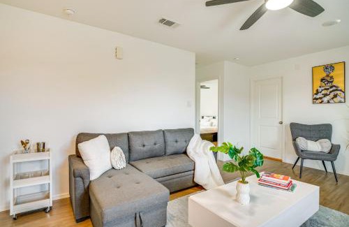 New Caney Casa | Pet-Friendly Home about 4 Mi to Big Rivers Water Park!