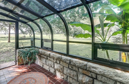 Manhattan Cabaña | Pet-friendly Home: Grill & Fire Pit in Manhattan