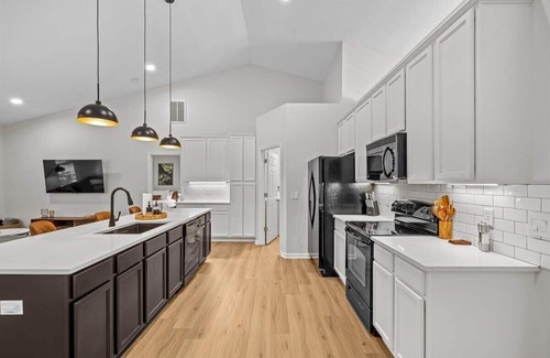 Mauldin Casa | Pet friendly home in heart of Mauldin. Bicycles provided, close to restaurants