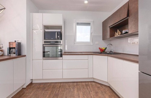Silo Casa | Bonita casa en Malinska con cocina
