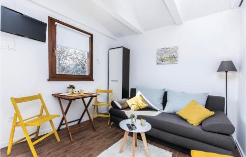 Smrika Casa | Pet Friendly Home In Smrika With Wifi