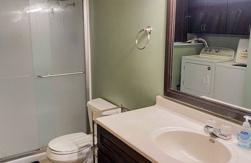 Manhattan Casa | Pet Friendly Home Near Stadium w/ Fenced Backyard