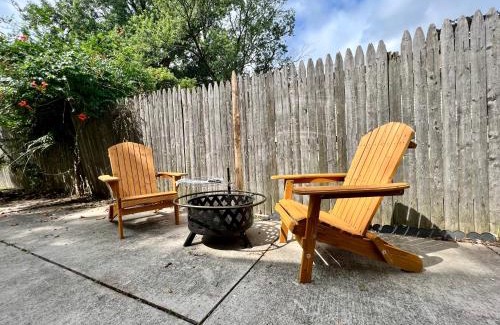 Royal Oak Casa | Pet Friendly Home w Backyard in Royal Oak