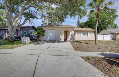 Palm Harbor Cabaña | Palm Harbor Vacation Rental With Private Pool