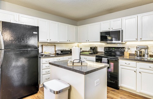 Lexington Casa | Pet-Friendly Home w/ Yard & Fireplace in Lexington