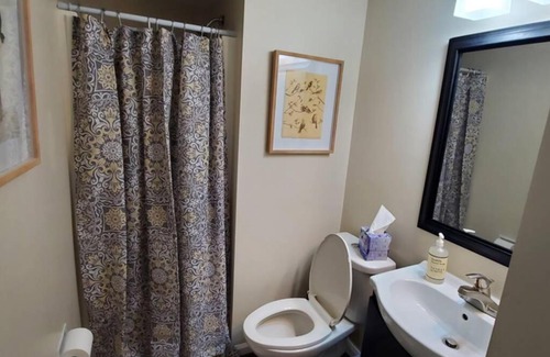 Otterbien Home Casa | Pet Friendly Home with Fenced in Yard