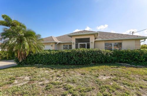 Mariner Casa | Pet-Friendly Home with Backyard in Cape Coral!