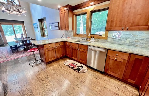 Stratton Mountain Casa | Pet Friendly home with a barrel sauna